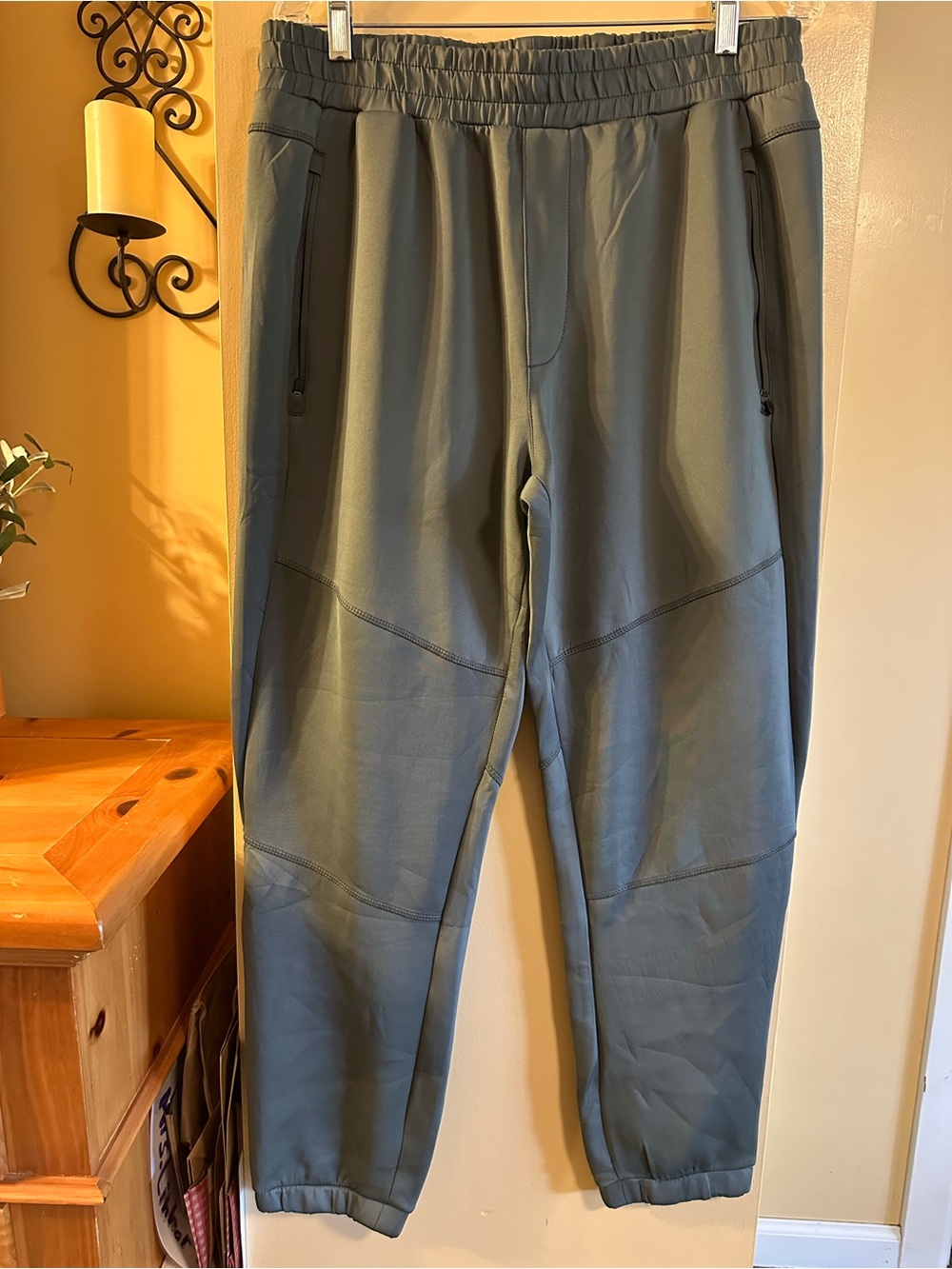 Avalanche Men's Gray Sweat Joggers